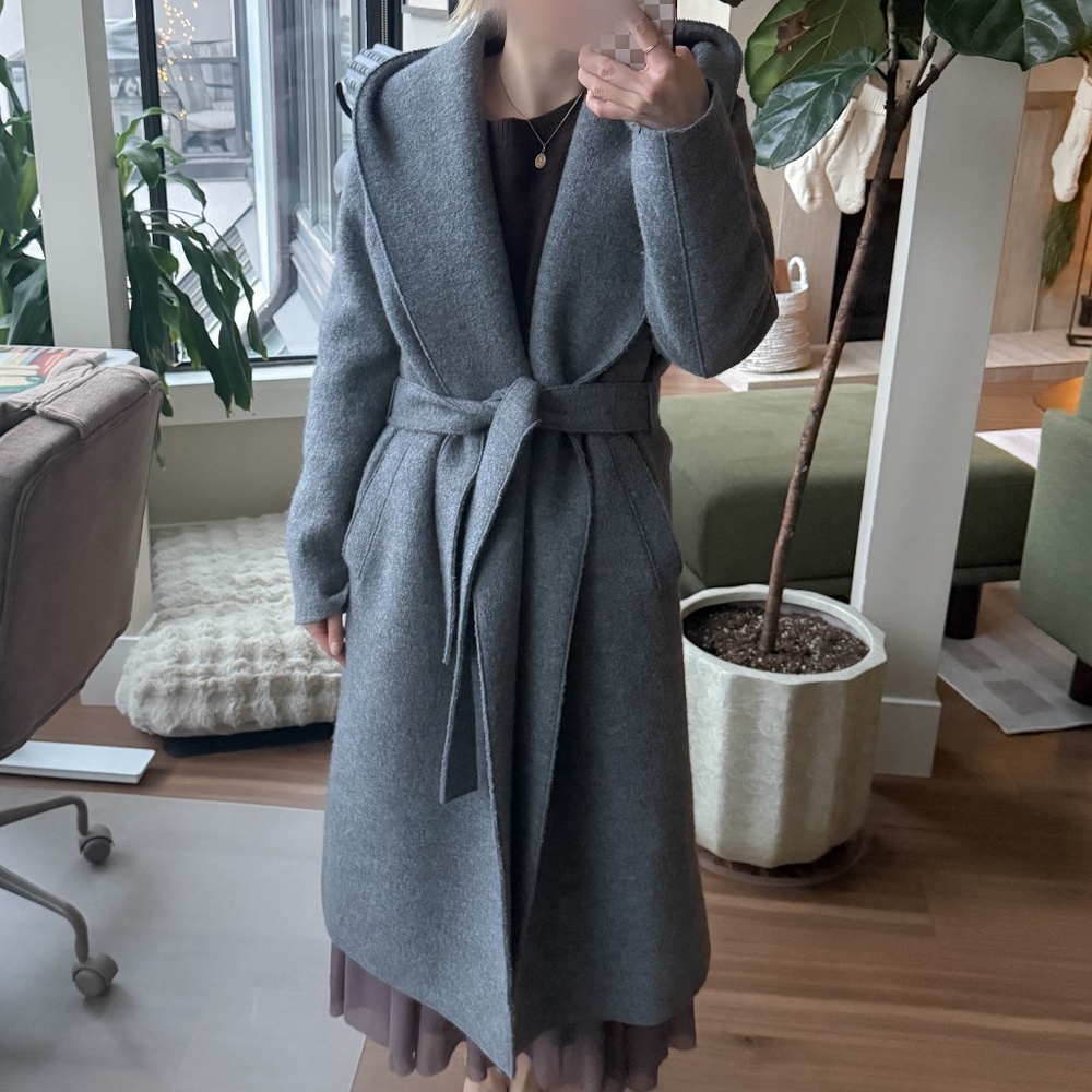 Wool hooded jacket with tie
